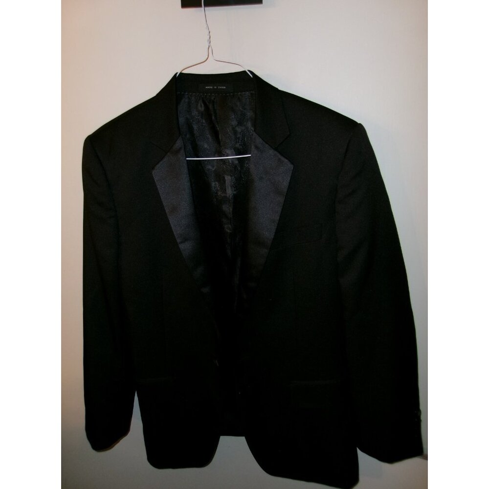 Midtown Man Formal Wear Black Tuxedo Jacket Satin Lapel Size 38S